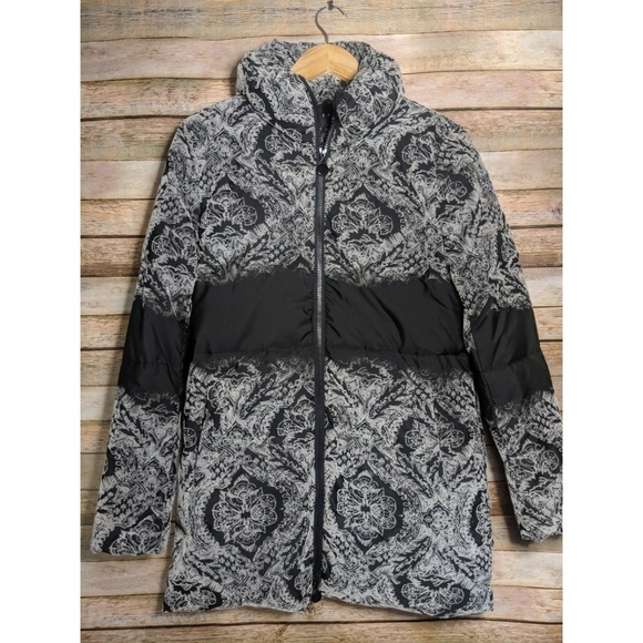 Tribal Jackets & Blazers - ✨ TRIBAL Black White Textured Zip Puffer Jacket